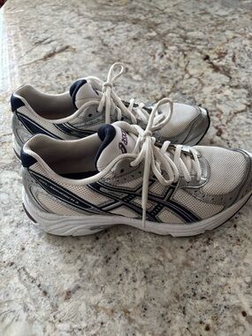 Asics White and Navy Men's/Women's Running Shoes